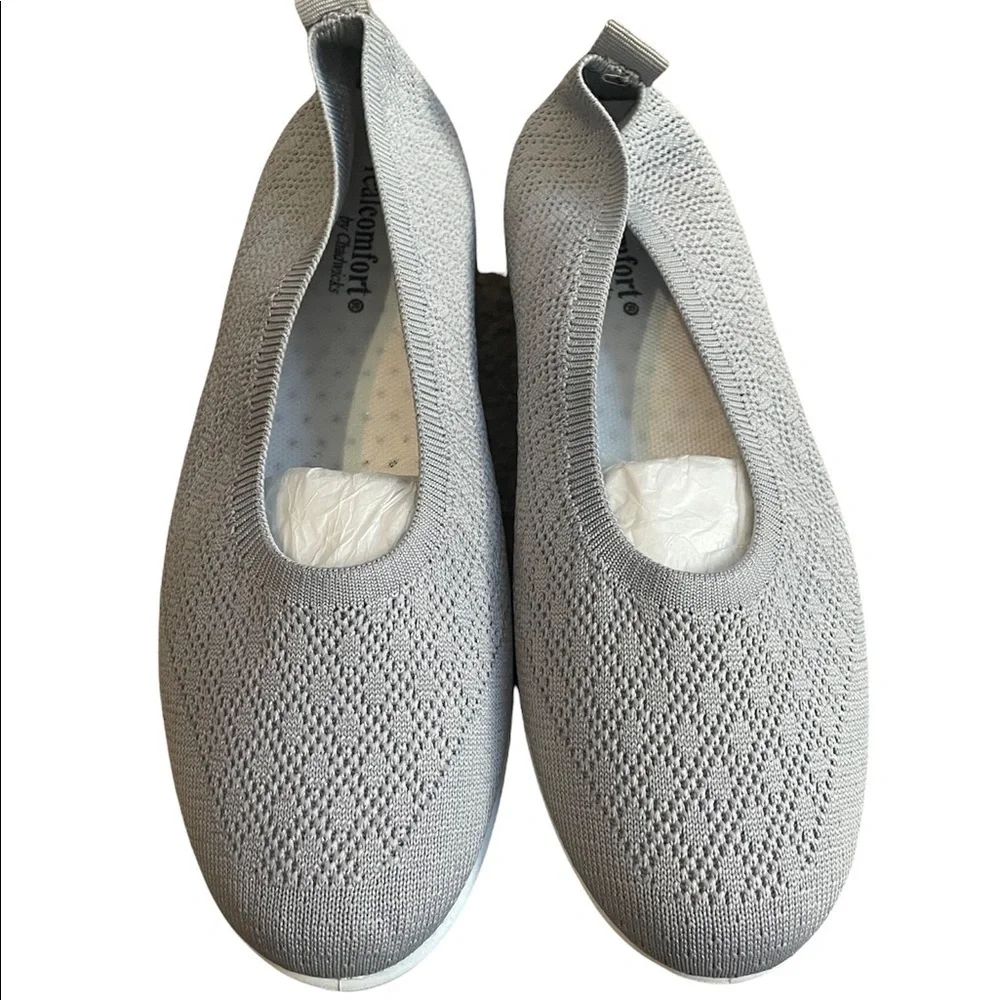 𝅺real comfort by Chadwick slip on shoes NWOT